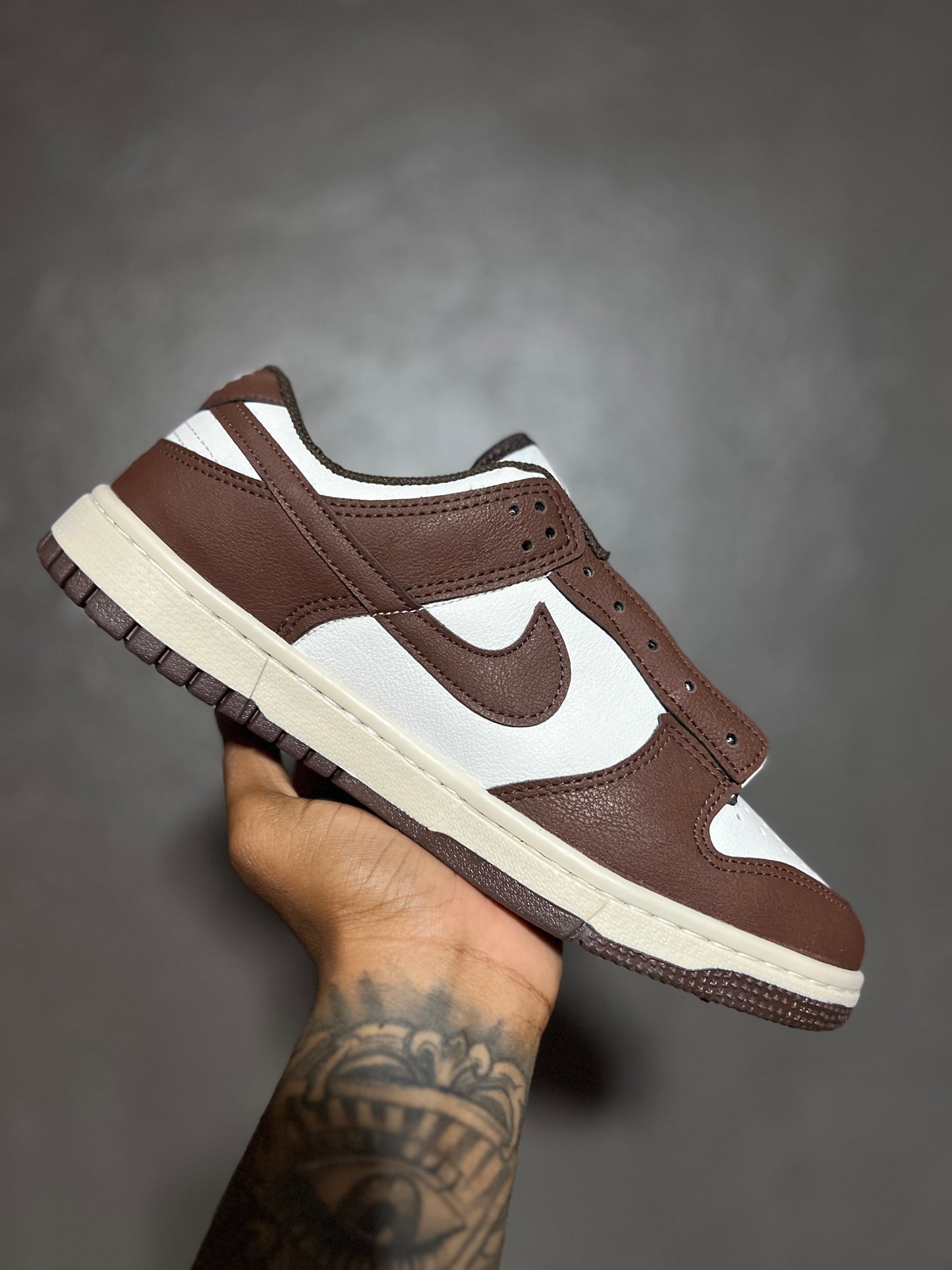 Nike Dunk Low Marrom e Branco